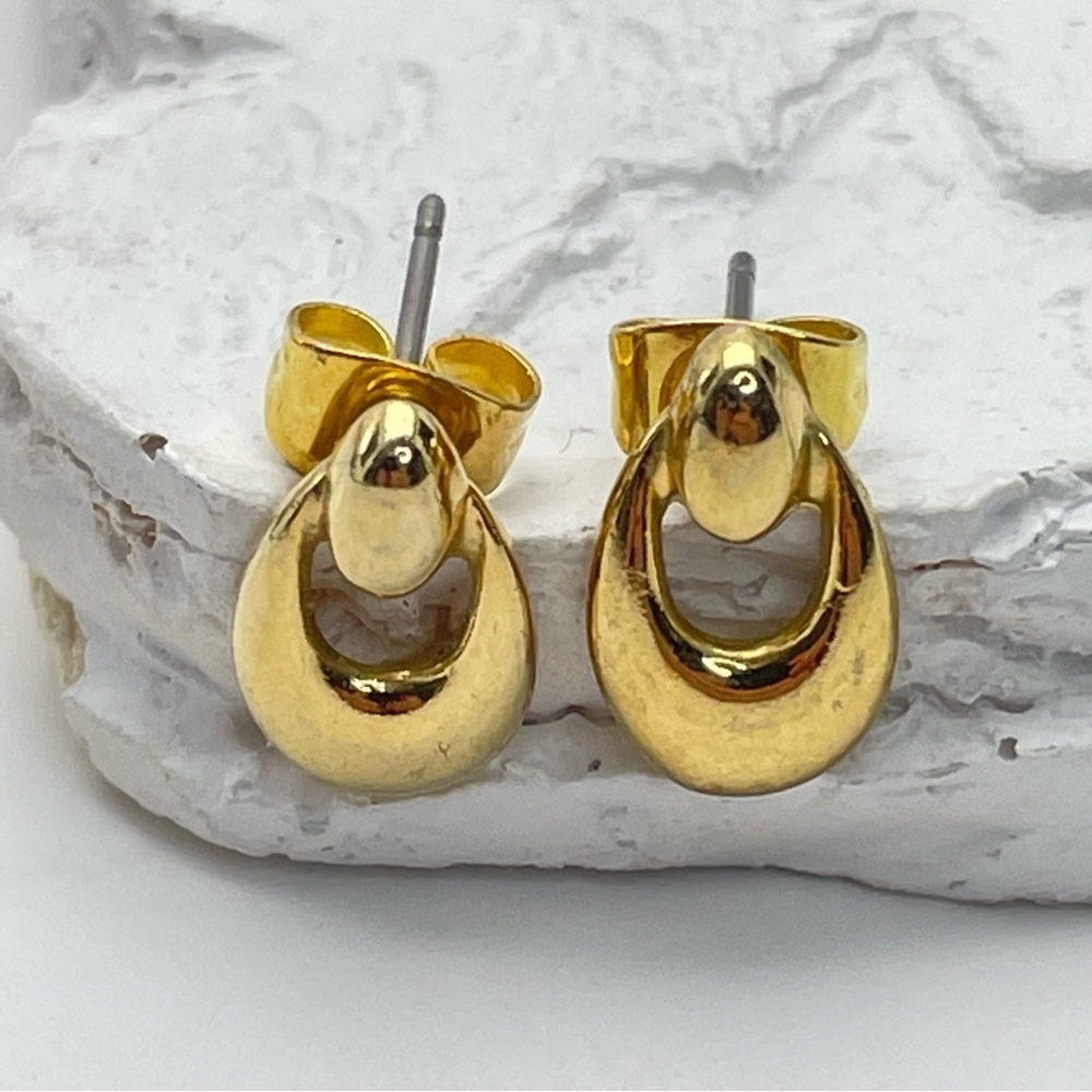 VINTAGE Dainty Gold Tone Earrings